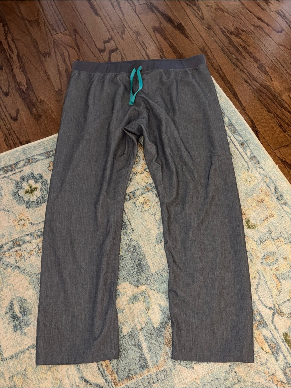 Women’s FIGS livingston scrub pants